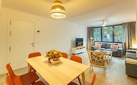Charming 2 Bedroom Apartment With Free Parking Close To Torre Del Oro By Ocityzen